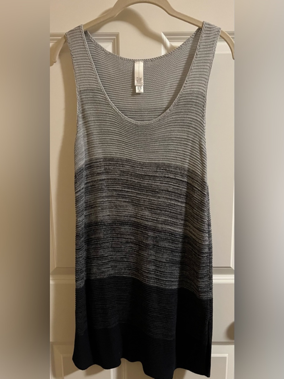NWOT MarlaWynne long knit tank. Size M